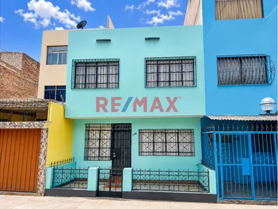 🏡 Casa Amplia De 162 M² En Venta En El Agustino | 5 Habitaciones | Excelente Ubicación 🏡