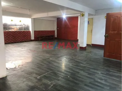 Se Alquila Local Comercial En  2Piso En Vmt