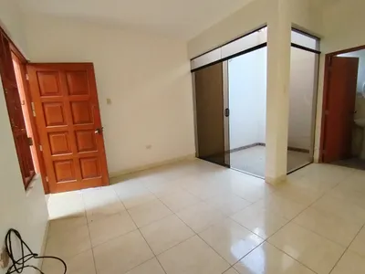 Alquilo Casa 3 Niveles En Condominio En Av Casuarinas Urb. Los Geranios