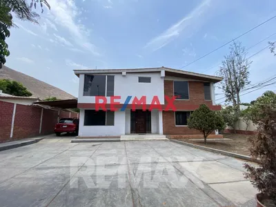 Casa De 2 Pisos En Excelente Ubicación Cerca A Rinconada Del Lago | La Molina