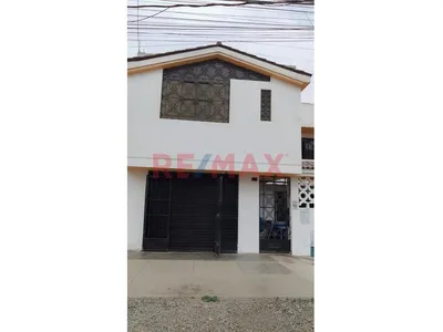 Casa Exclusiva En Carabayllo 🏡 En Plena Avenida Superficie Total: 180M²