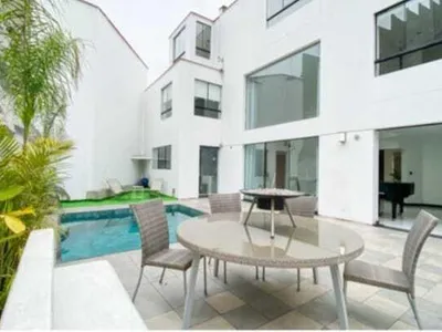 Venta de Casa en La Molina - Lima 5 Dormitorios