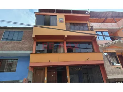 Venta De Casa En San Juan De Miraflores A Pocos Minutos De La Estacion Vmt