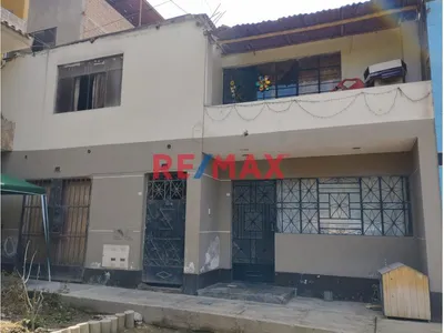 Gran Oportunidad!! Vendo Casa En Gran Ubicacion De Comas