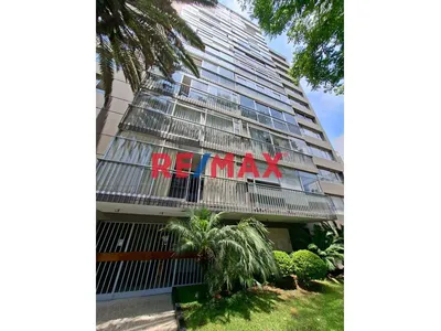 ✨🚨 Oportunidad Real En Miraflores: 119 M² + 2 Cocheras + Edificio Renovado