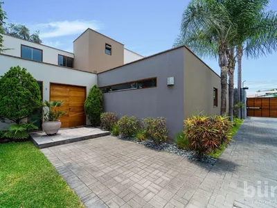 Venta de Casa en La Molina - Lima 5 Dormitorios