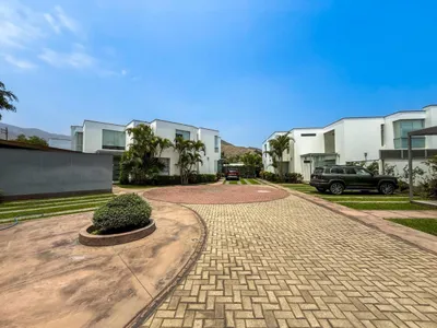 Casa en venta · Jr. Ontario 130, La Molina · 284 m², 4 dorm.