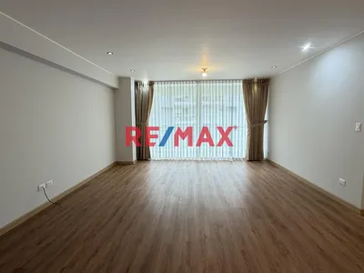 Hermoso Departamento Totalmente Renovado De 3 Habitaciones, Doble Estacionamiento Y Depósito - Valle Hermoso