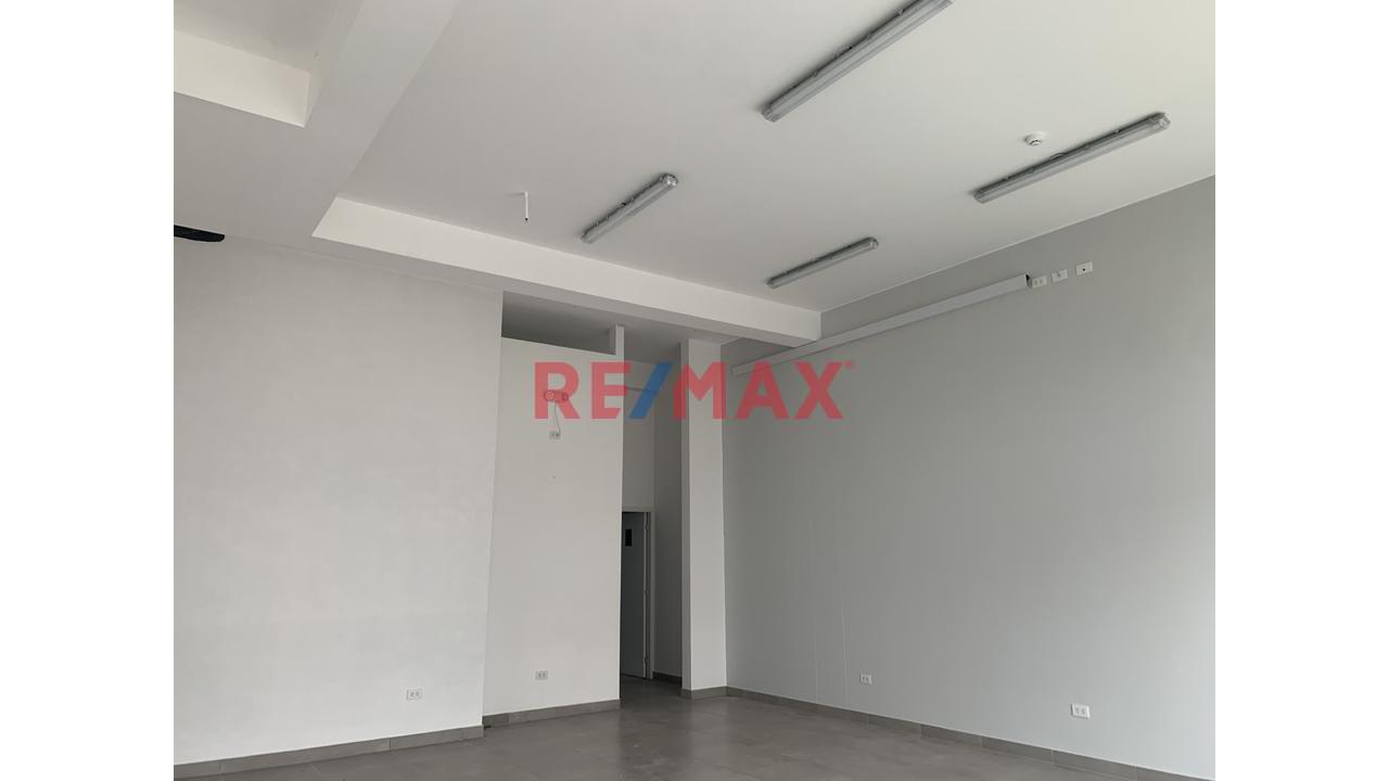 Excelente Local Comercial A Media Cuadra De Wong  En Miraflores