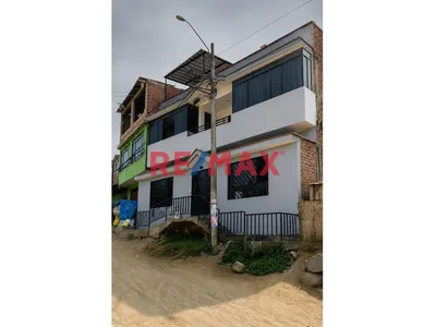 🏘️ Casa Multifamiliar En Venta – 3 Pisos, 200 M² Y Excelente Distribución