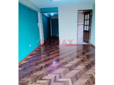 ¡Excelente Oportunidad De Alquiler De Oficina En Urb. Kennedy A, Wanchaq - Cusco!