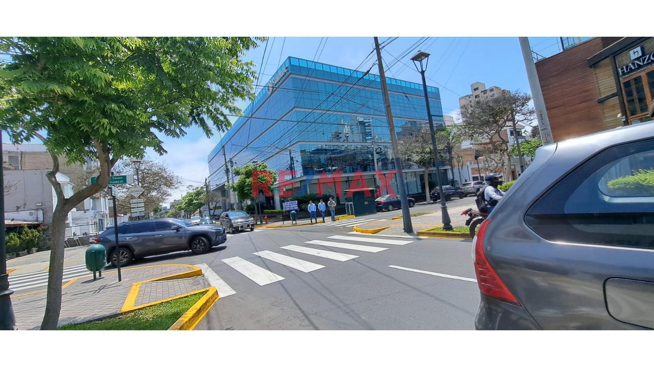 Alquilo Local Comercial 1Er Piso De 306 M2 En Av. Conquistadores