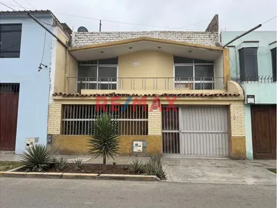 Venta De Casa De 2 Pisos Más Azotea - Urb Santo Dominguito