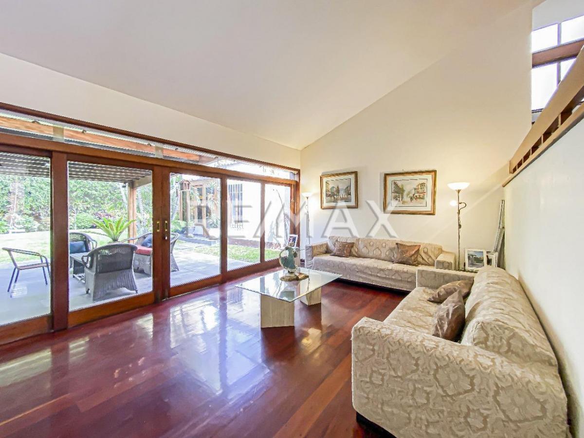 Venta de Casa en Santiago de Surco - Lima 5 Dormitorios 