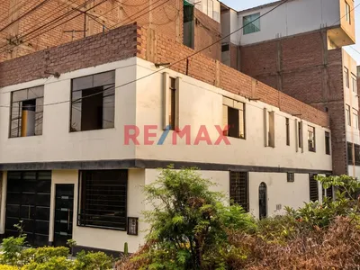 Oportunidad En Ate: Casa Rebajada A Us$ 249,000.00 De 2 Pisos Con Azotea Y Proyección Para 5 Pisos (Negociable)