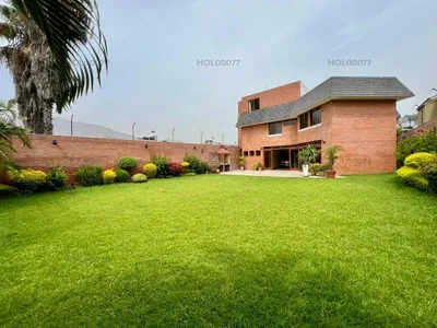 Venta de Casa en La Molina - Lima 4 Dormitorios