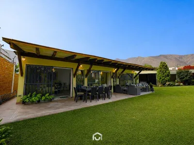 Casa en venta · Alameda de la Planicie Parcela B, La Molina · 362 m², 3 dorm.