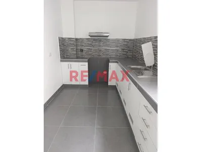 🔥 ¡S/1,150 Y Es Tu Nuevo Hogar! 3.º Piso | 2 Habitaciones | 12 Av. Central Sjl