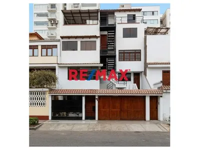 Venta De Amplio Departamento En Segundo Piso – Urbanización Pando, San Miguel