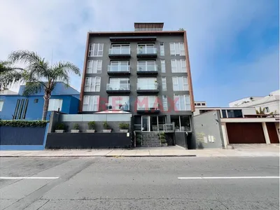 Tríplex En Venta En San Isidro - 203M2 Ao - 3 Estacionamiento Y Deposito