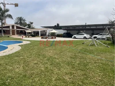 Venta De Casa A Espalda De Panamericana Sur En Huertos De Lurin