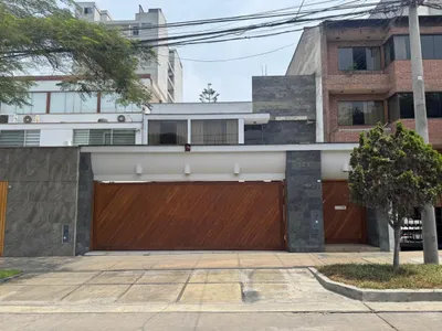 Venta de Casa en Santiago de Surco - Lima 7 Dormitorios