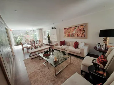 Venta de Casa en Santiago de Surco - Lima 4 Dormitorios