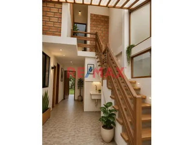 Casa En Venta  Amplia, Moderna 5 Dormitorios Amplios 3 Baños Area 300M2 2 Cocheras