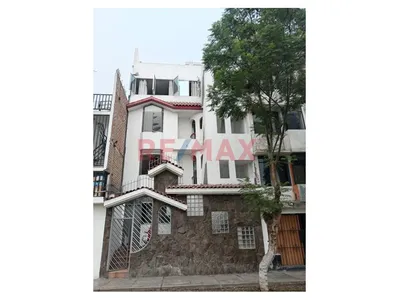 Vendo Hermosa Casa De 4 Pisos + Azotea En Urb. Los Jazmines Callao – Excelente Estado🏡