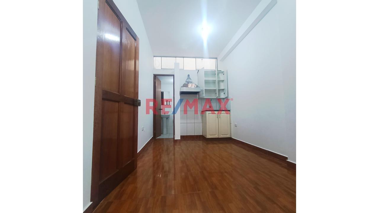 Alquiler De Minidepartamento De 25 M² – Frente A Upc Chorrillos – Ideal Estudiantes