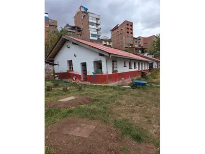 Alquiler De Casa Semiamoblada En Huancaro - Santiago