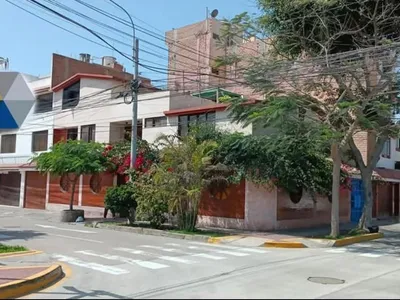 Venta de Casa en San Miguel - Lima 5 Dormitorios 