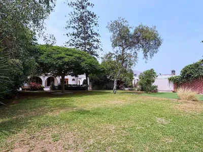Casa en venta · Calle Hawai al 400, La Molina · 402 m², 6 dorm.