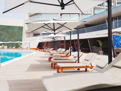 Triplex En Venta  Con Piscina  Privada - Ocean Reef San Bartolo