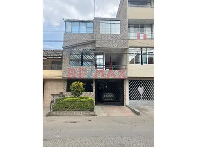 Venta Casa 3 Pisos 250 M2 San Diego Smp