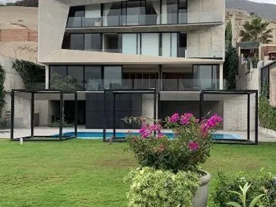 Venta de Casa en La Molina - Lima 6 Dormitorios