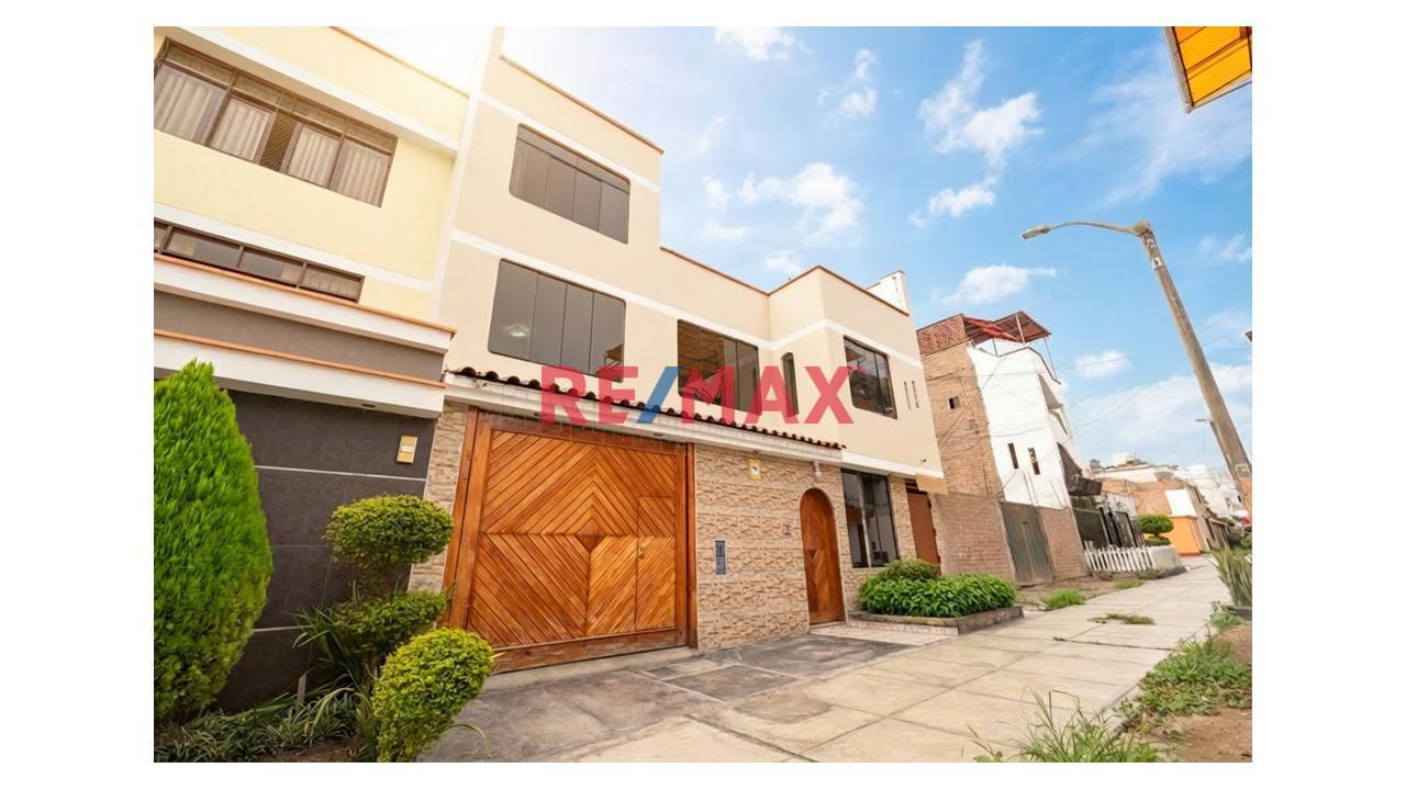 Vendo Hermosa Y Amplia Casa En La Molina 🏡🏡