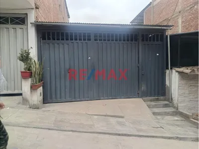 Casa En Venta - Av. Amazonas -Vallecito Alto- Vmt