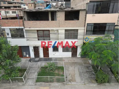 Se Vende Casa Como Terreno. - Av. Nicolas De Piérola - Villa María Del Triunfo