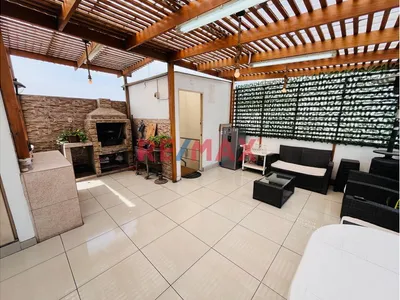 Casa 3 Pisos + Terraza
