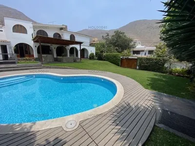 Venta de Casa en La Molina - Lima 4 Dormitorios