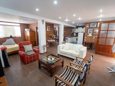 Venta de Casa en Santiago de Surco - Lima 6 Dormitorios