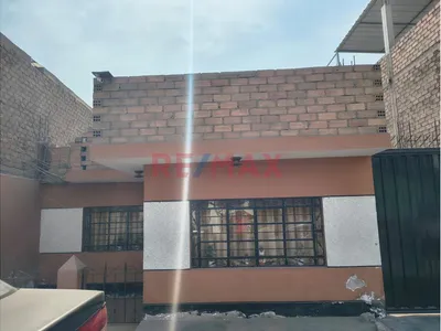 Casa en venta · Calle la Unión 960, Comas · 250 m²