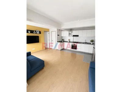 Departamento Moderno Con Patio Privado, Amplia Sala Y Cocina Abierta: Listo Para Vivir