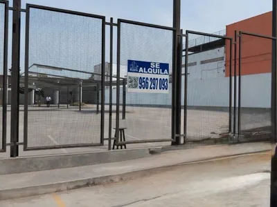 Alquiler de Local Comercial en La Molina - Lima 0 Dormitorio 