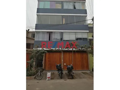 Departamento  Flat Casi Estreno Área 80M2 3Er Piso  2 Dormitorios Amplios 1 Baño  Completo Sala Comedor Amplio Cocina Con Área De Lavandería  En La Azotea Cuenta Con Un Espacio Para Tendal O. Cerca Co