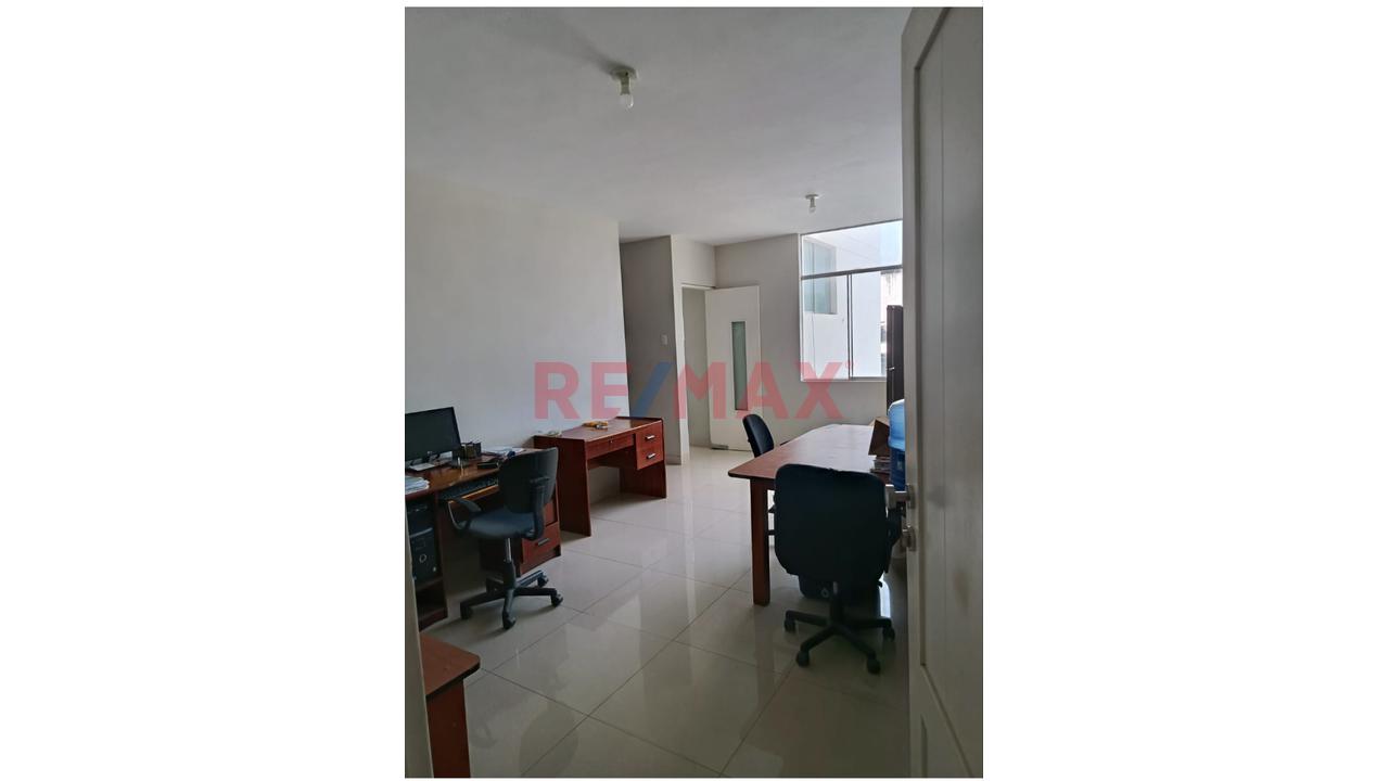 Vendo Lindo Departamento 4To Piso En Urbanizacion Miraflores.