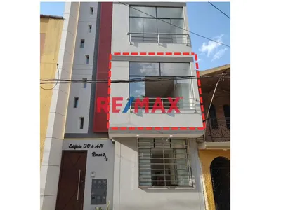 Departamento En 2°Piso En Venta - A Media Cuadra De Garcilazo De La Vega