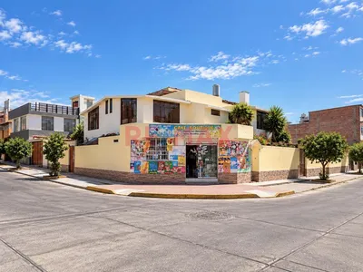 Venta Casa Comercial En Urb San Martin De Socabaya