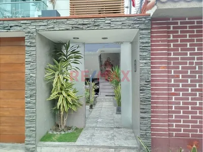 Departamento en venta · Calle Alex Barcklay, Santiago de Surco · 121 m², 3 dorm.